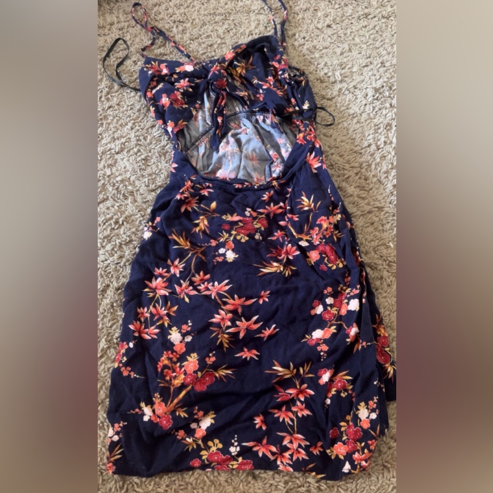 Floral dress with slit in the middle